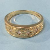A 9ct gold diamond ring, size O, 2.8g
