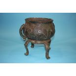 Chinese bronze tripod vessel 30 cm Height, 36 cm diameter