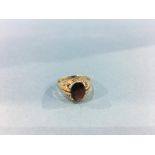 A 9ct gold garnet ring, weight 2.6 grams