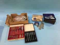 Quantity of coinage, pair of cased butter knives, various cutlery