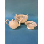 Quantity of Leeds ware classical creamware (3)