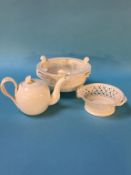 Quantity of Leeds ware classical creamware (3)