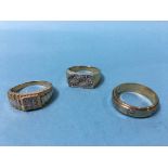 Three 9ct dress rings, 17.4g