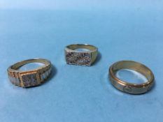 Three 9ct dress rings, 17.4g