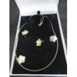 Necklace & earring set