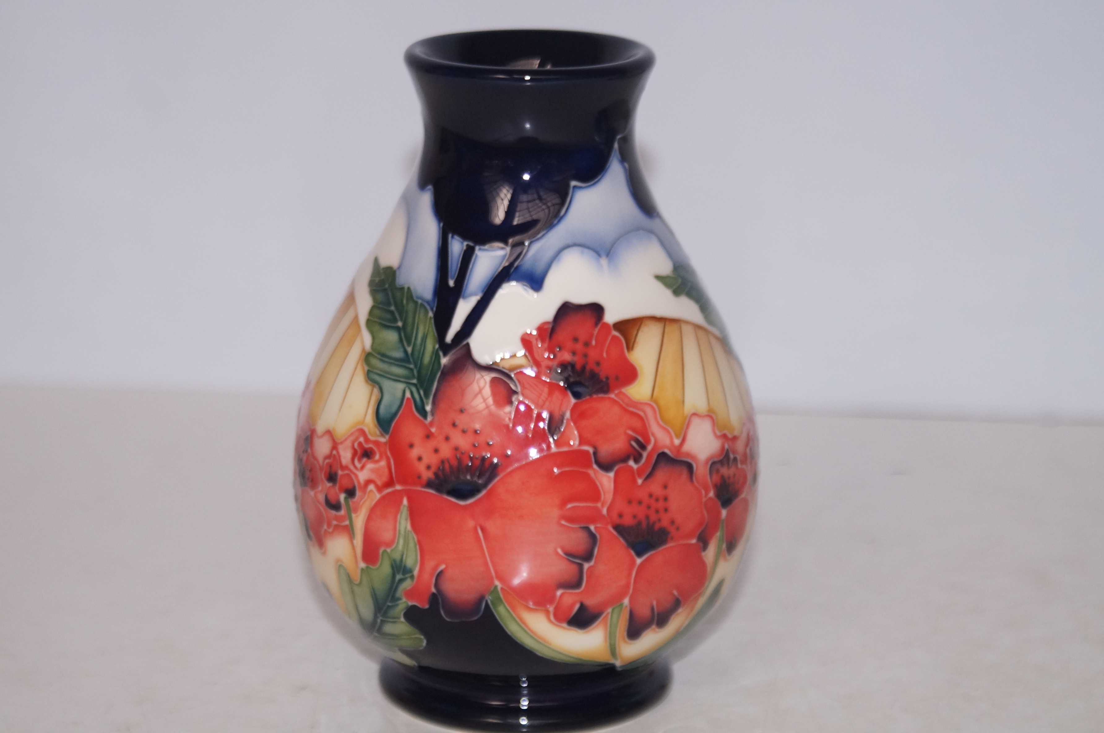 Moorcroft forever England vase Height 14 cm