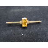 9ct gold pin brooch with citrine 4.9 grams