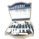 Cased flatware set