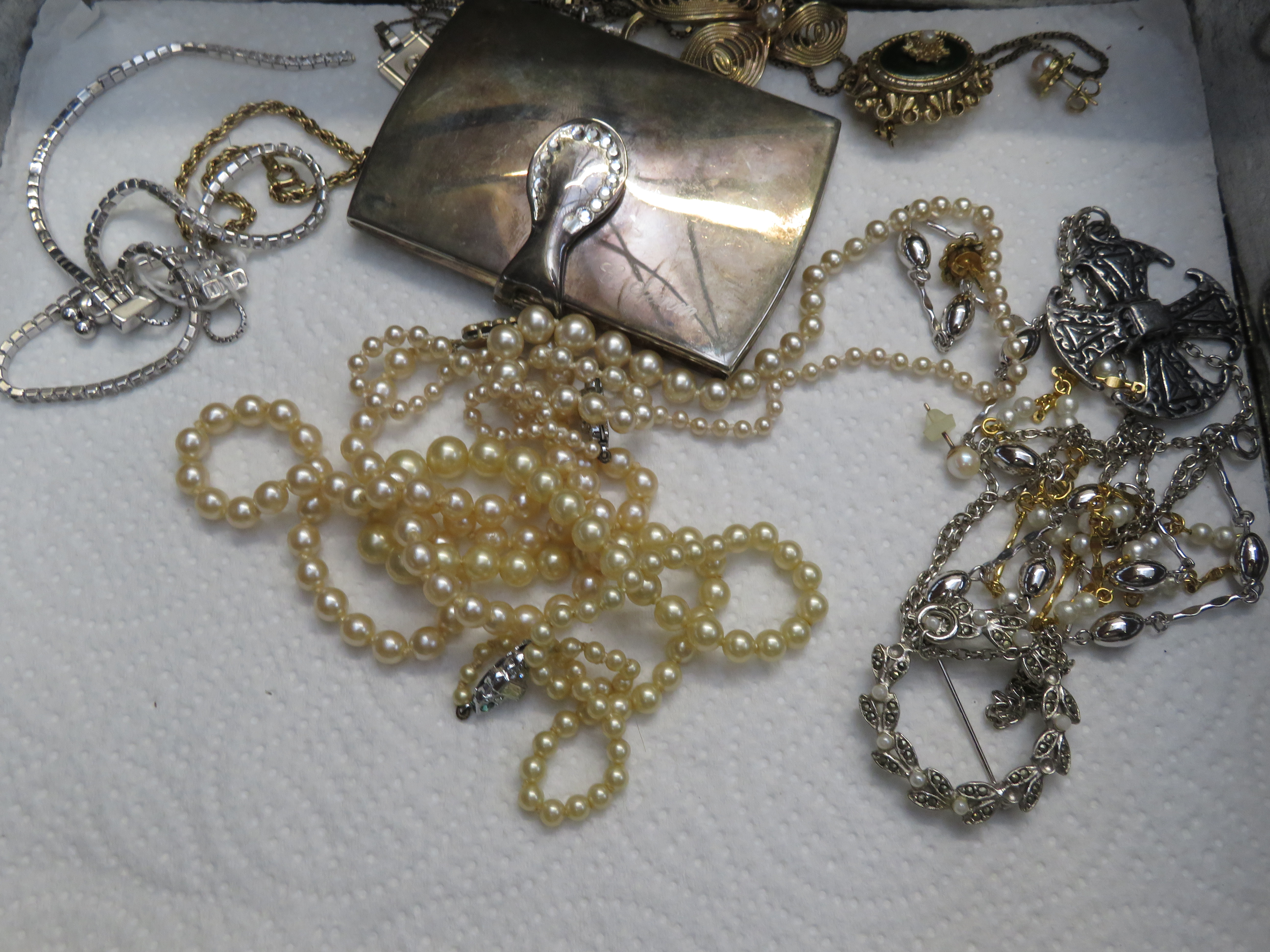 Collection of costume jewellery