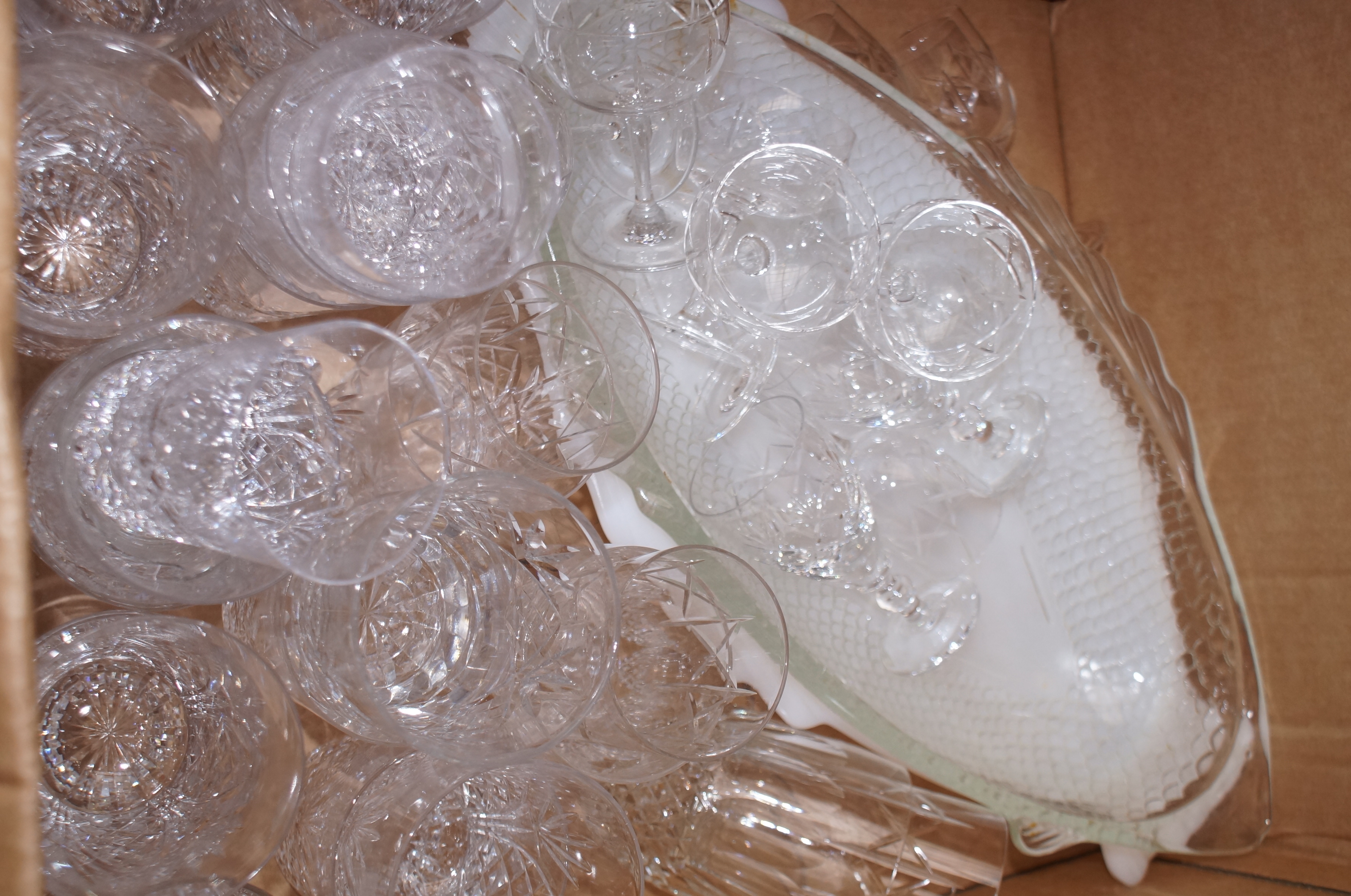 Box of glass & crystal ware