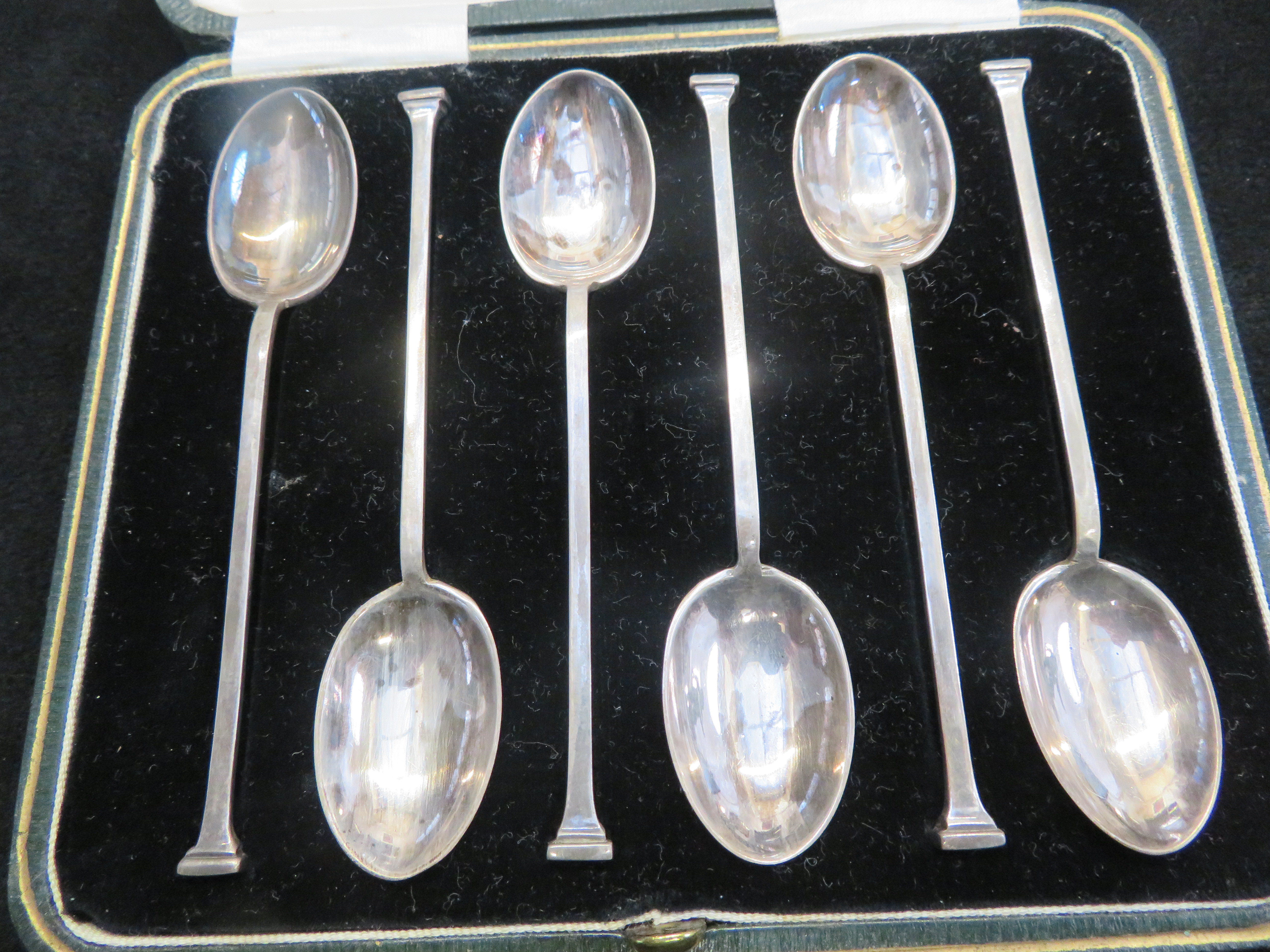 Case set of silver spoons, Sheffield hallmark