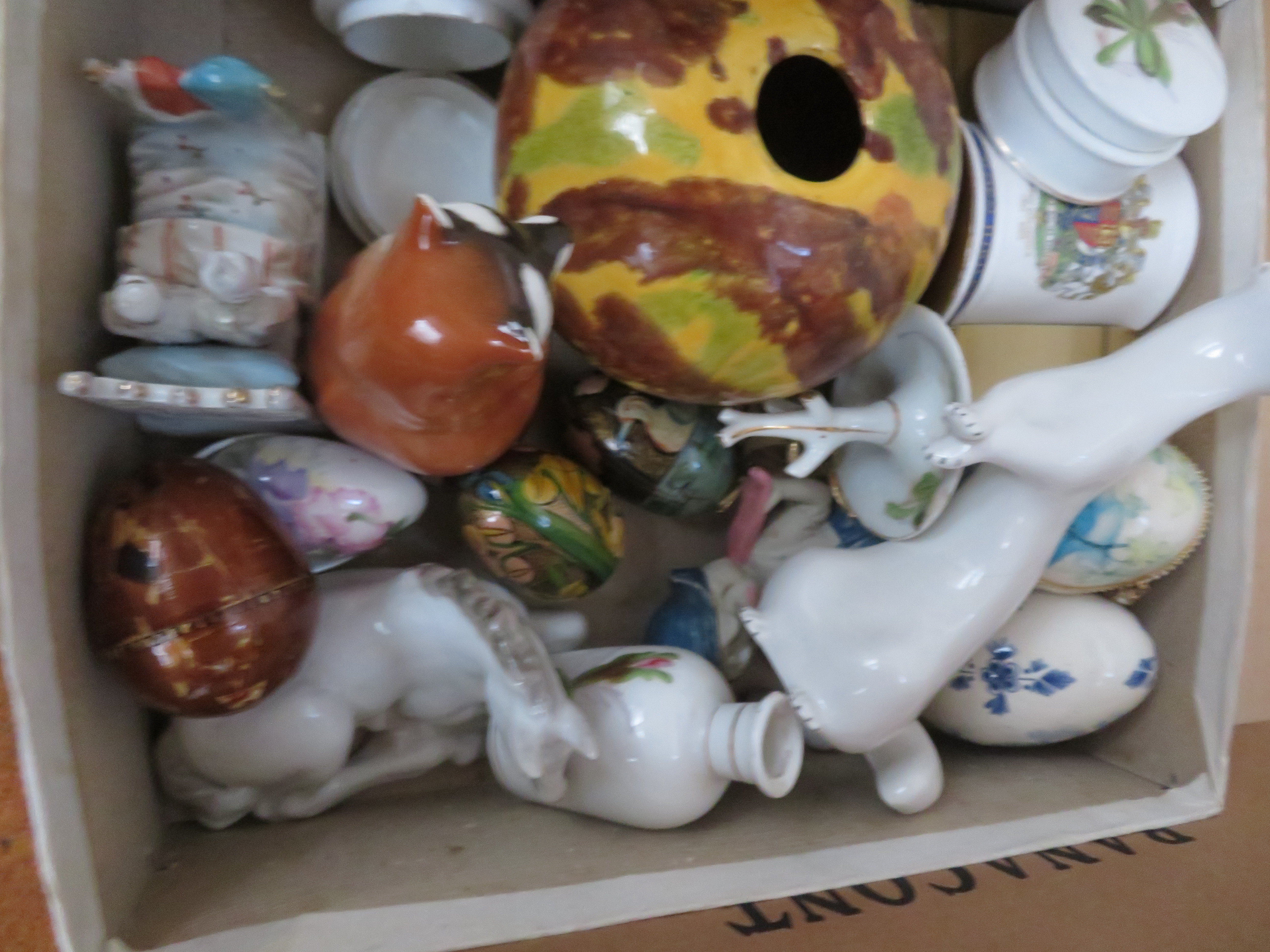 Box of mixed ceramics