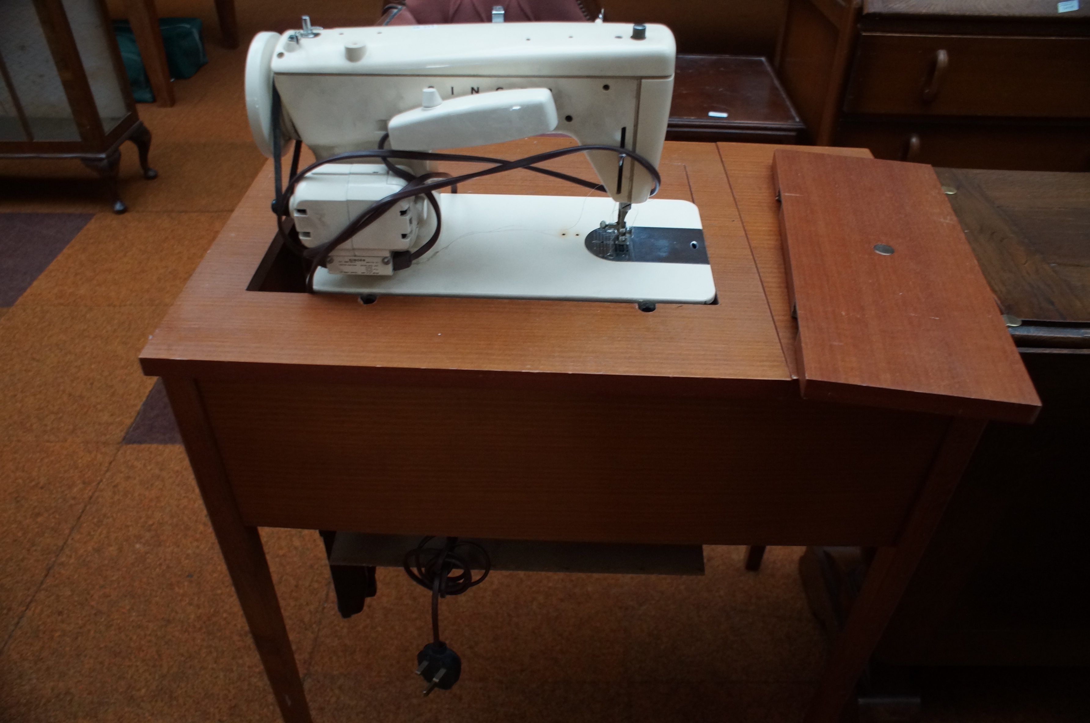 Electric singer sewing machine