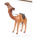 Leather camel Height 48 cm