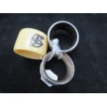 2x Silver napkin rings & bone napkin rings