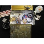 Commemorative 1953 tin containing badges & other