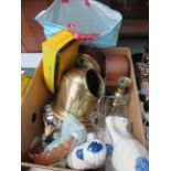 Unsorted mixed box to include brass ware