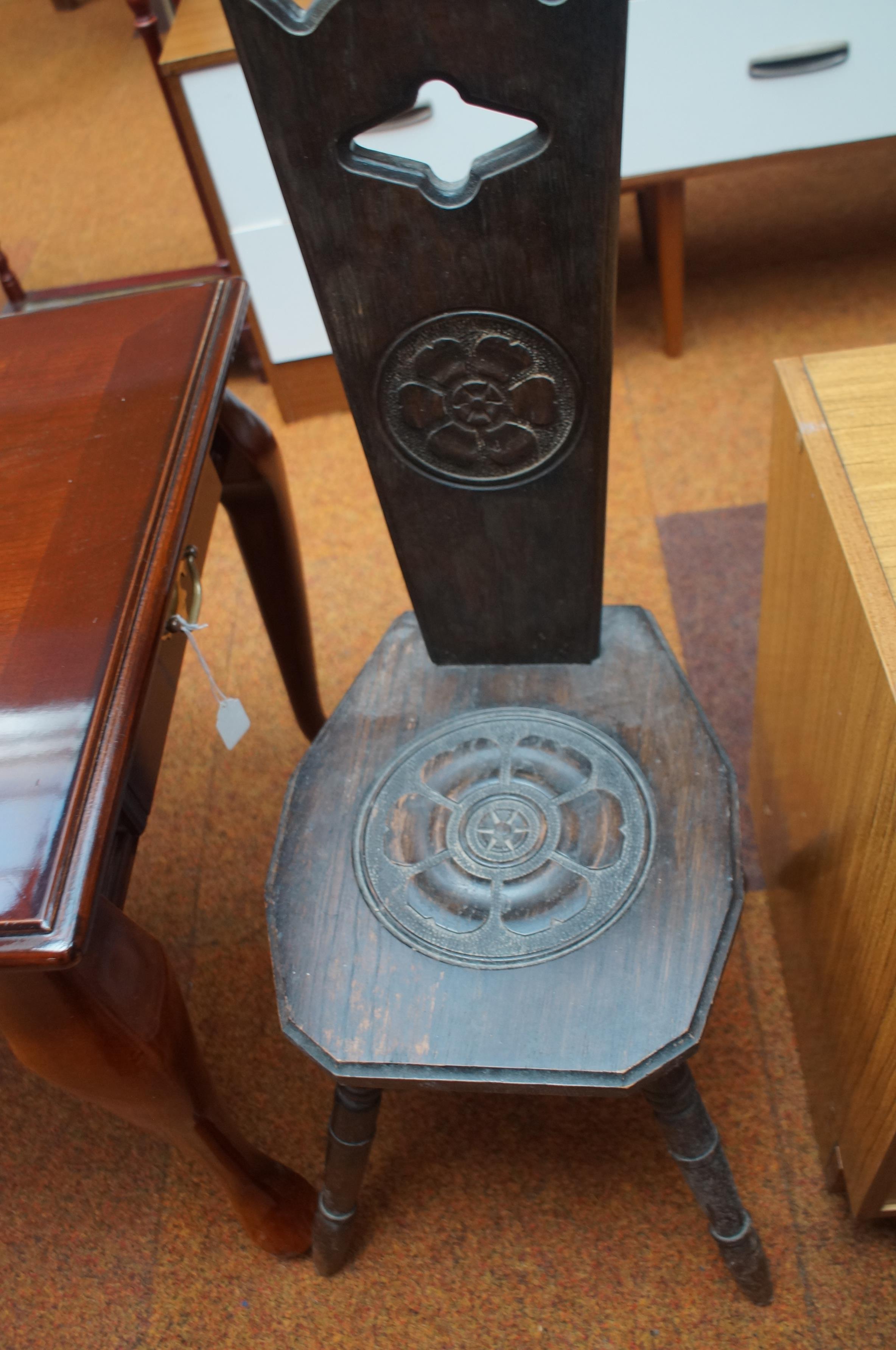 Reproduction spinning chair