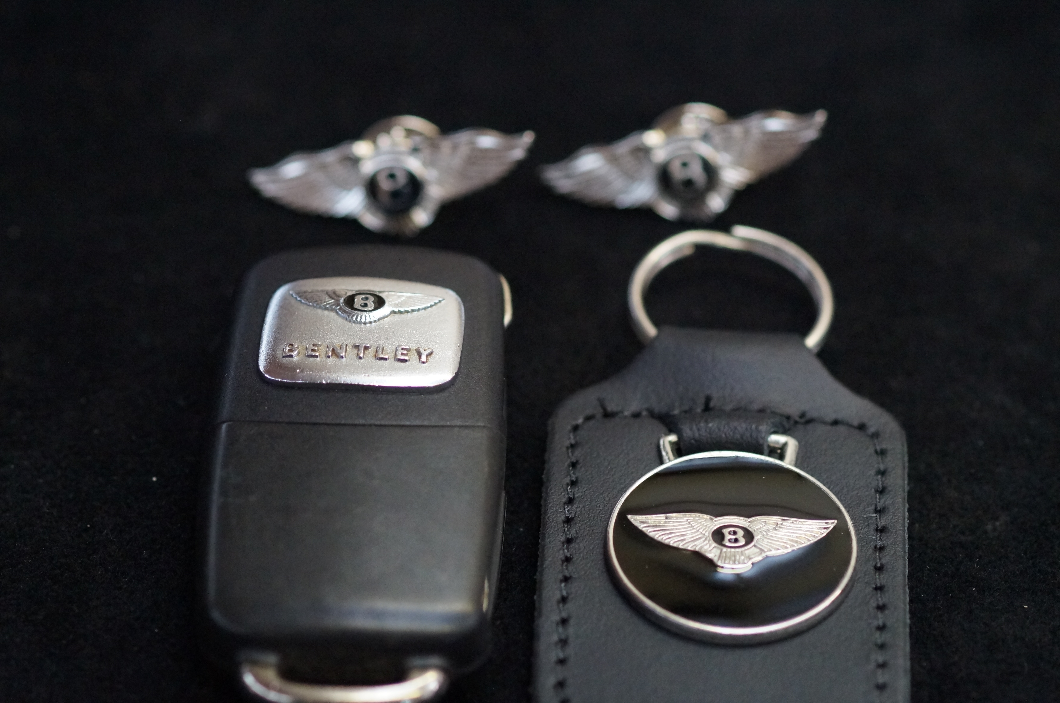Bentley key fob, key ring & 2 label badges
