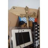 Box of digital photo frames & others