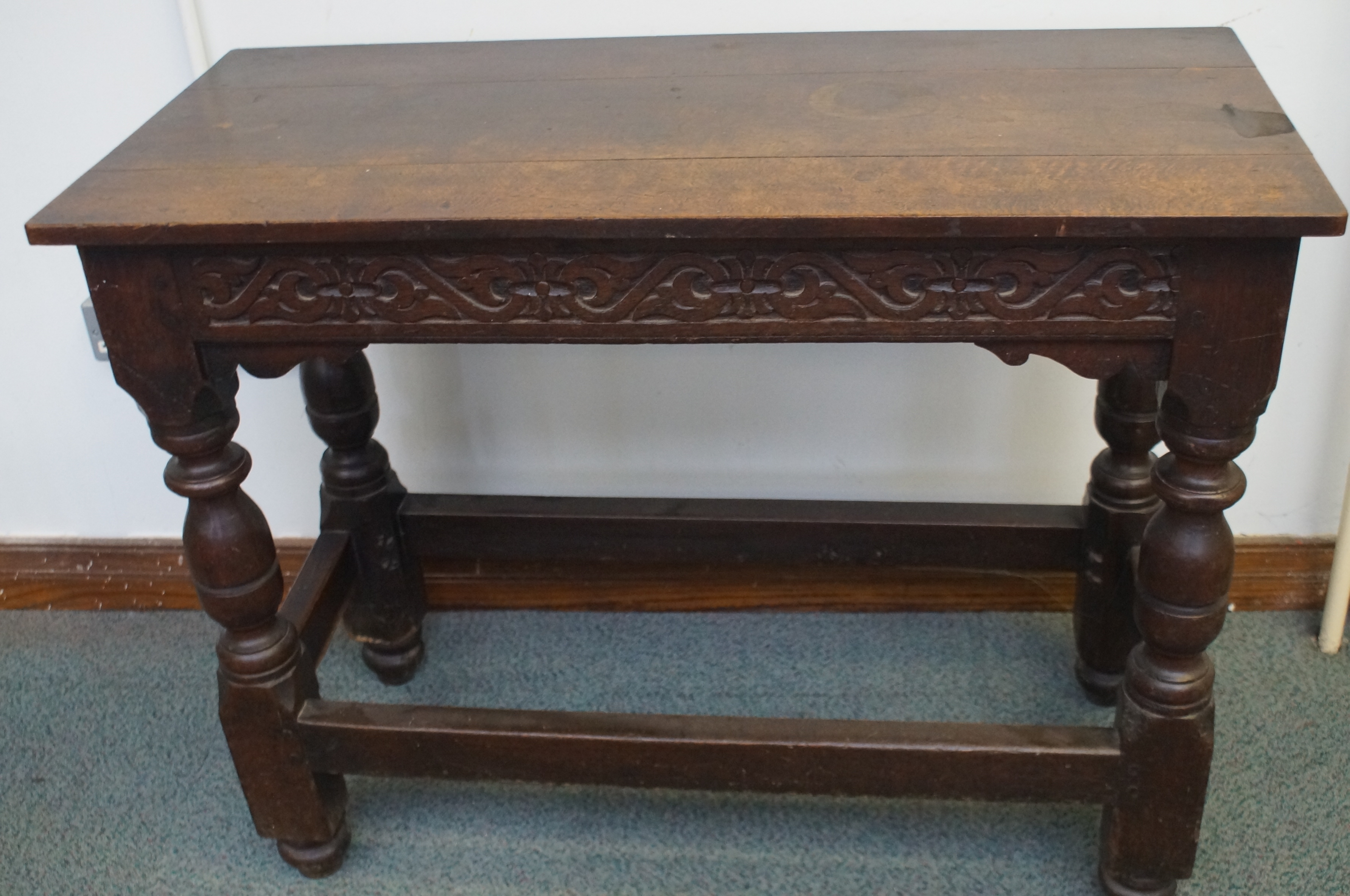Victorian Oak jointed side table. Length 106 cm He