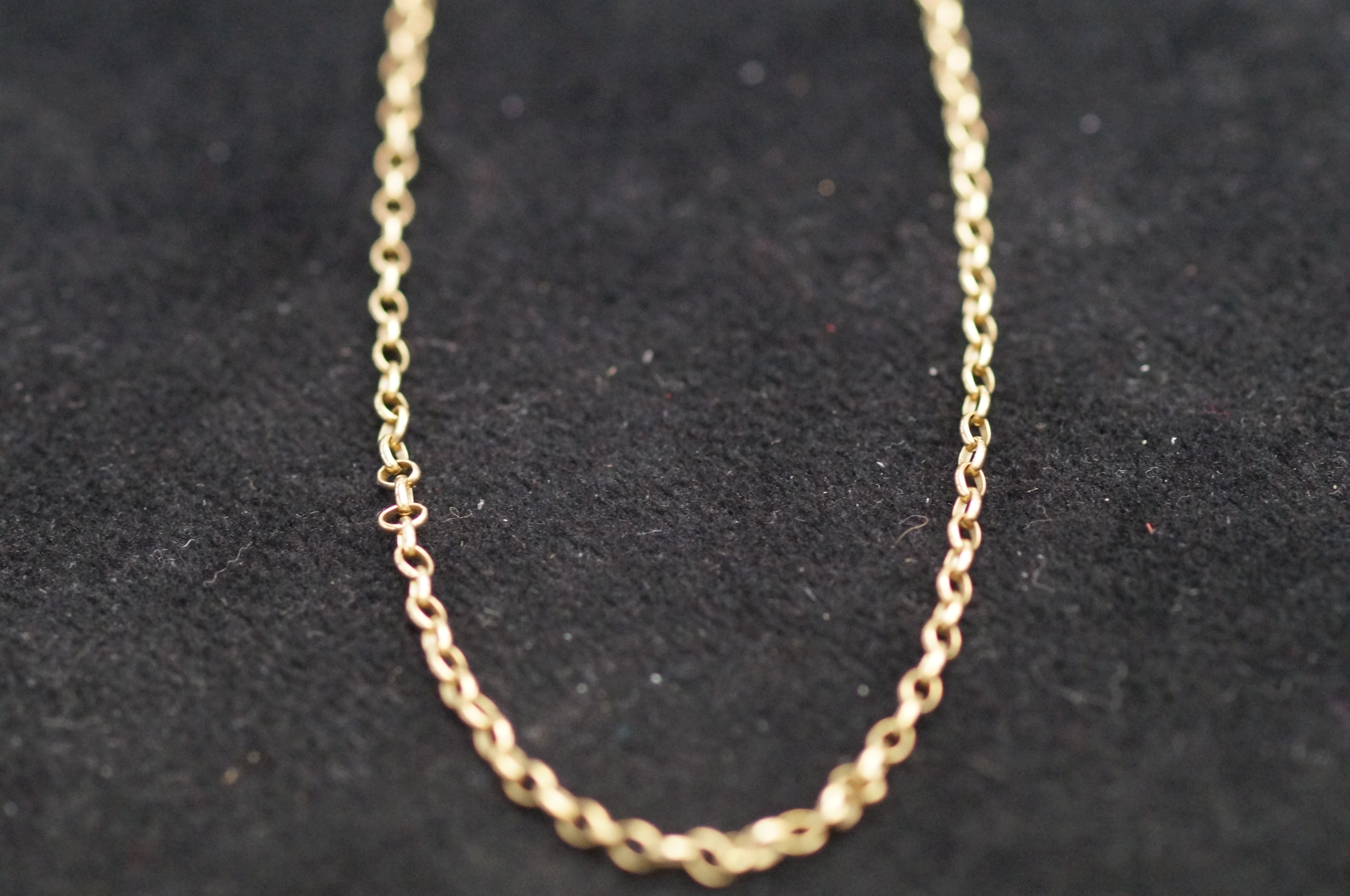 9ct Gold chain Weight 4.4g