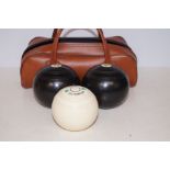 Case set of boules with jack