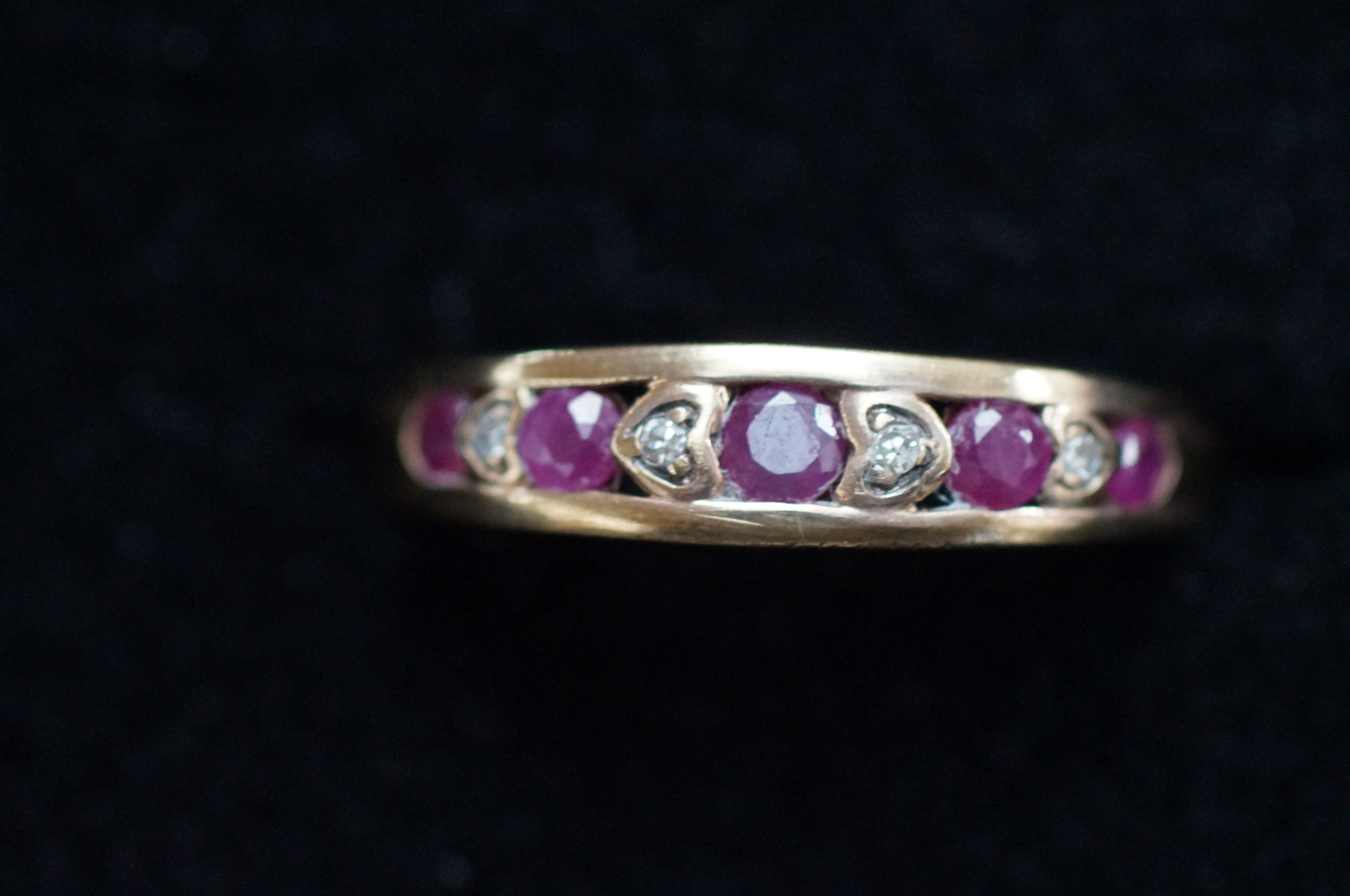 9ct Gold ring set with rubies & diamonds Size N