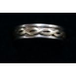 9ct Gold ring Size S