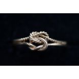 9ct Gold knot ring Size M