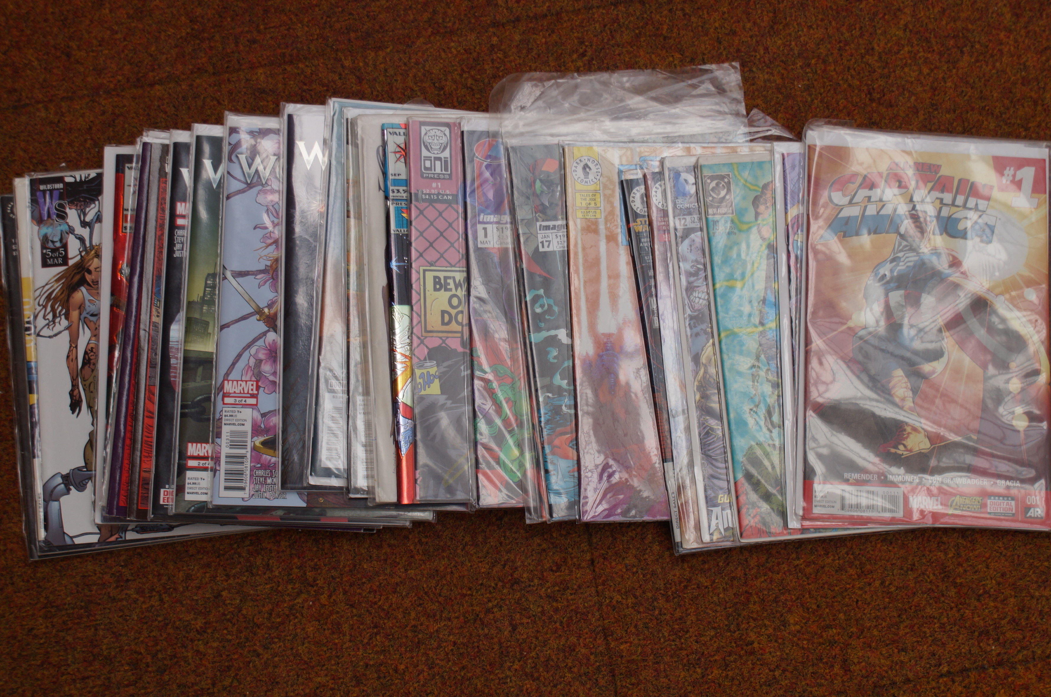 Large collection of comics to include Stars Wars,