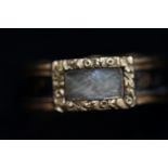 18ct Gold mourning ring 1880 Weight 4.6g Size S