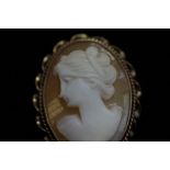 9ct Gold cameo brooch