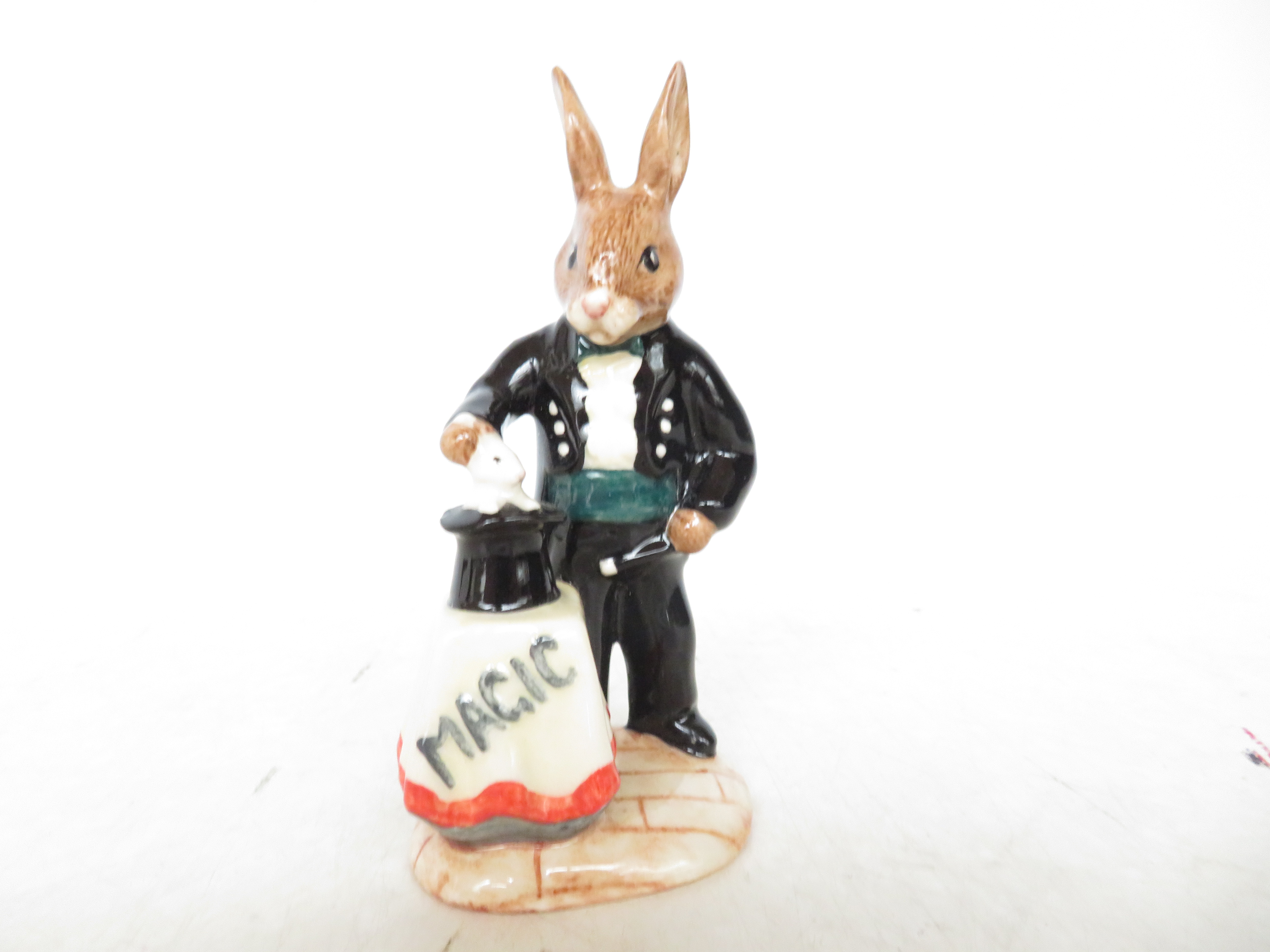 Royal Doulton DB159 Magician Bunnykins with box