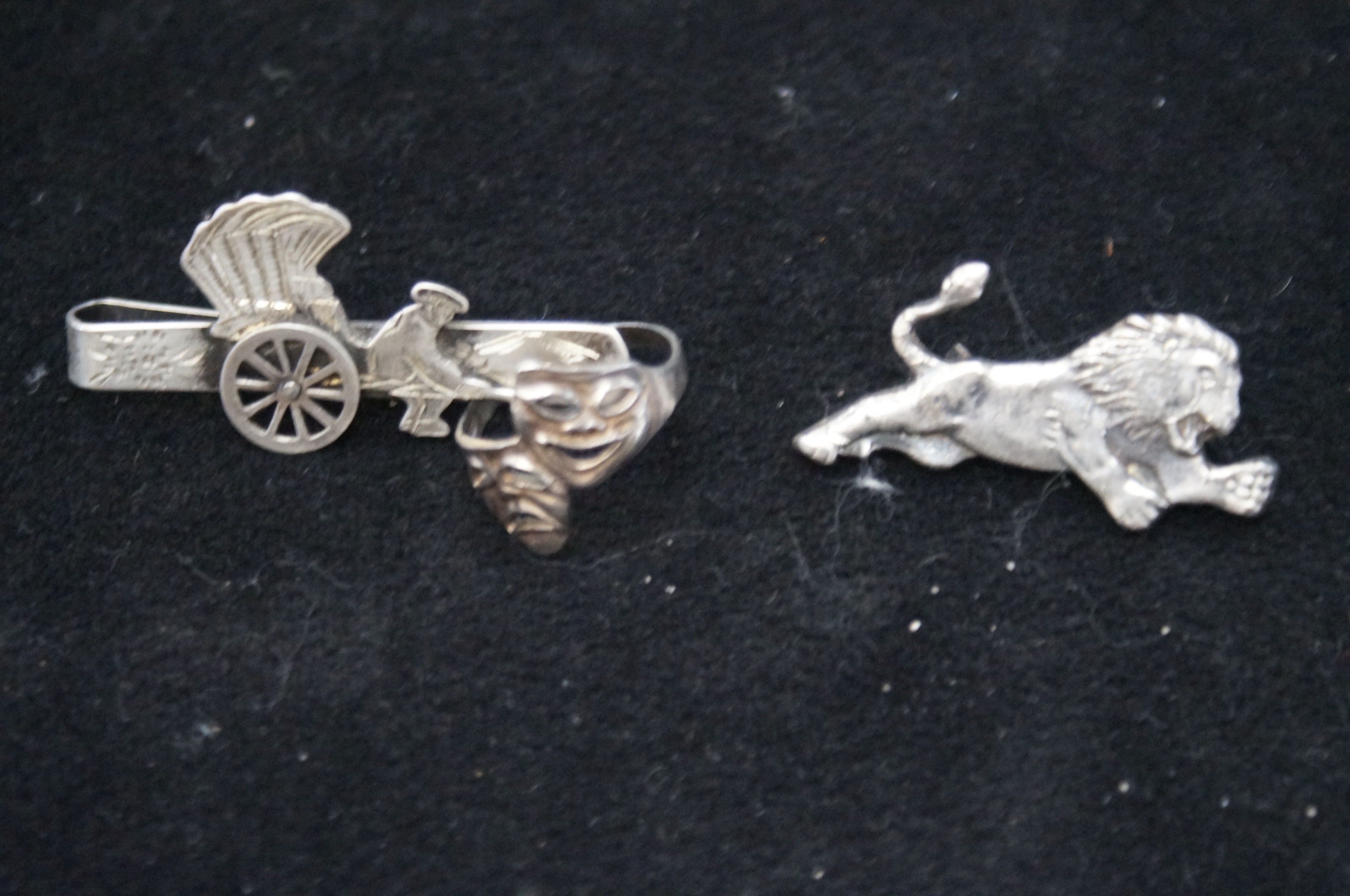 Silver tie pin, silver tragedy comedy ring & silver lion pin brooch