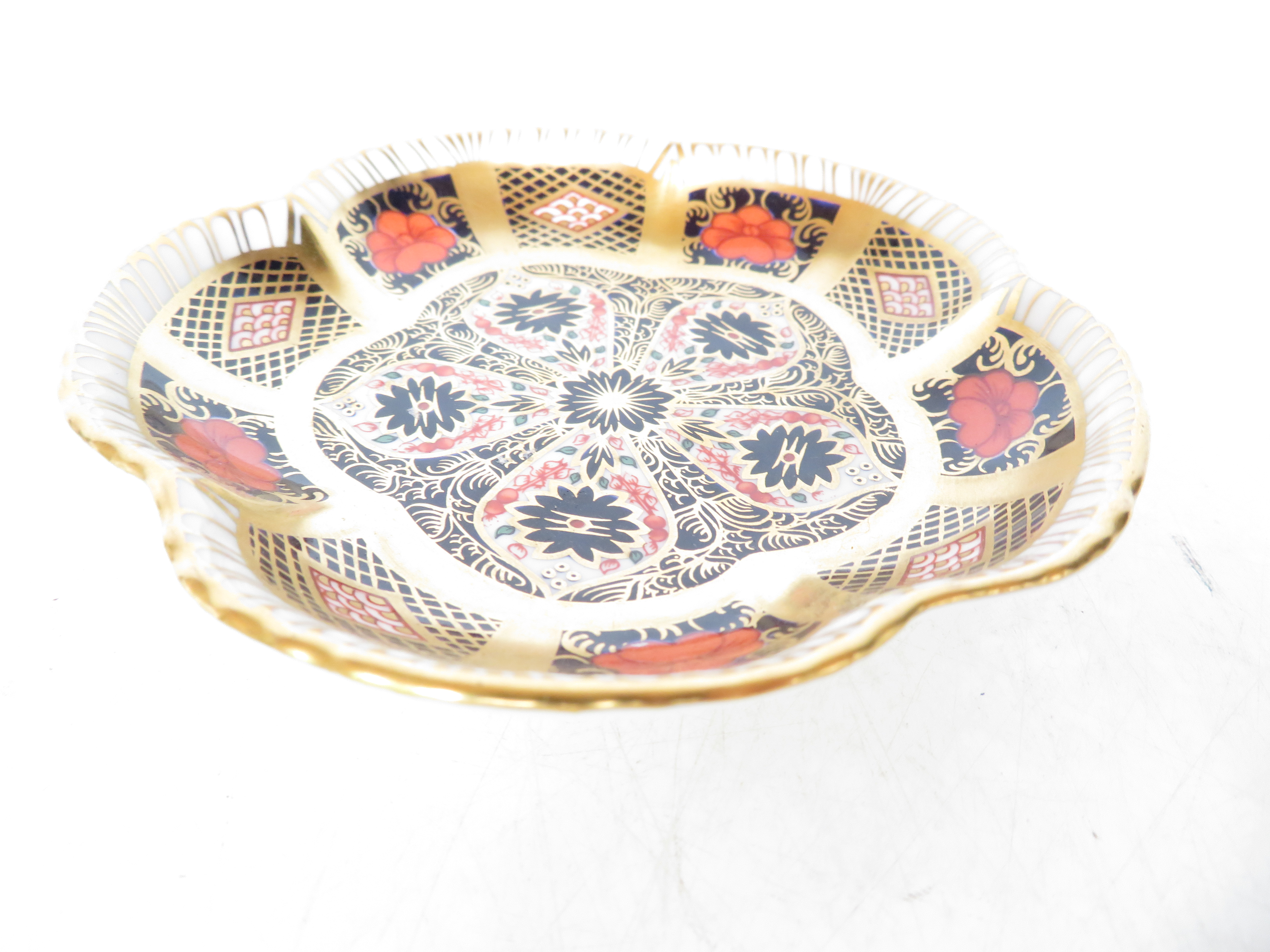 Royal crown derby imari 1128 scalloped edge trinke