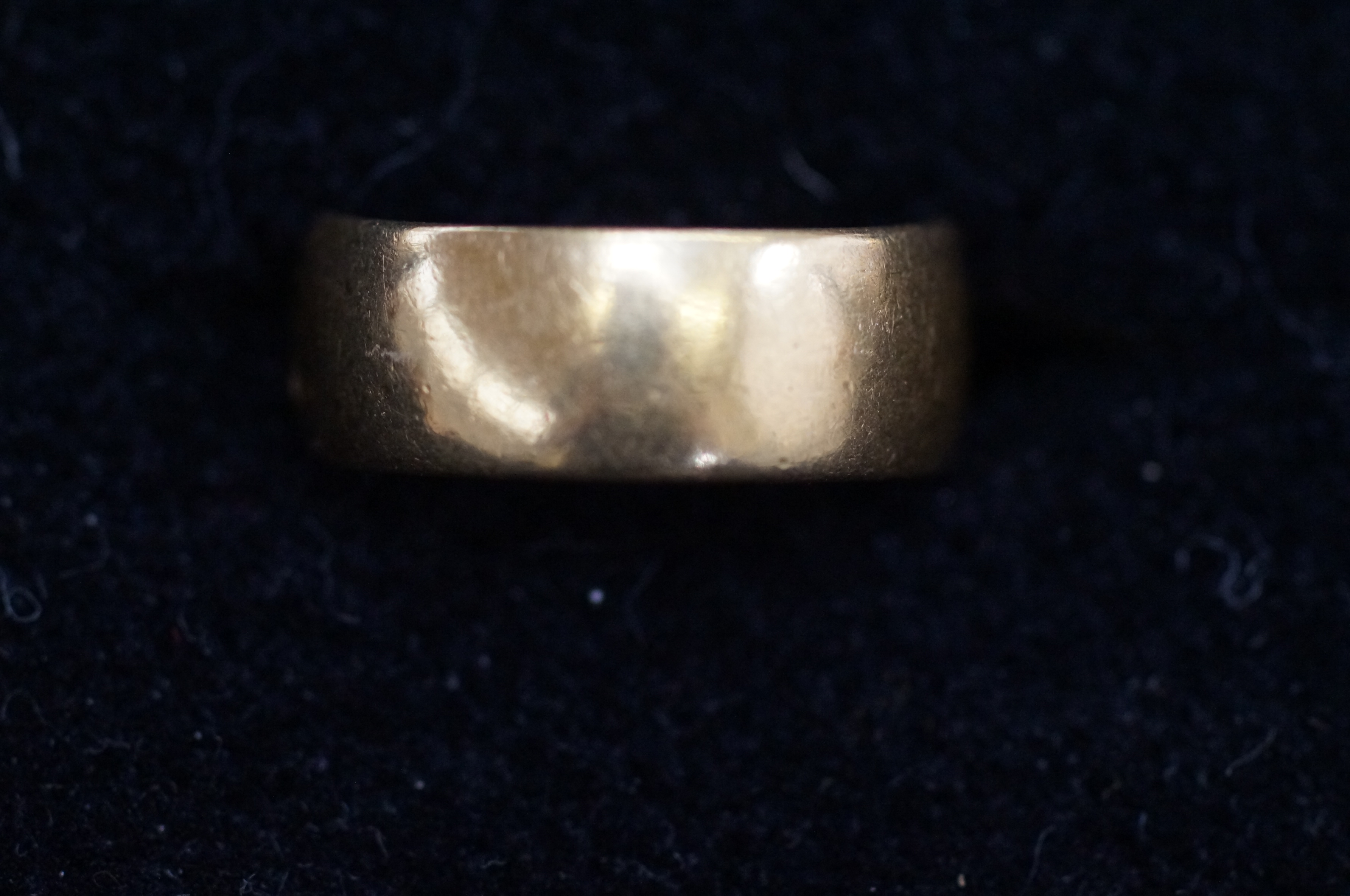 22ct Gold wedding band Weight 6.4g Size K