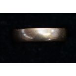 9ct Gold wedding band Size U Weight 4.8g