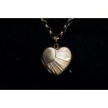 9ct Gold chain & heart shaped pendant Weight 5.8g