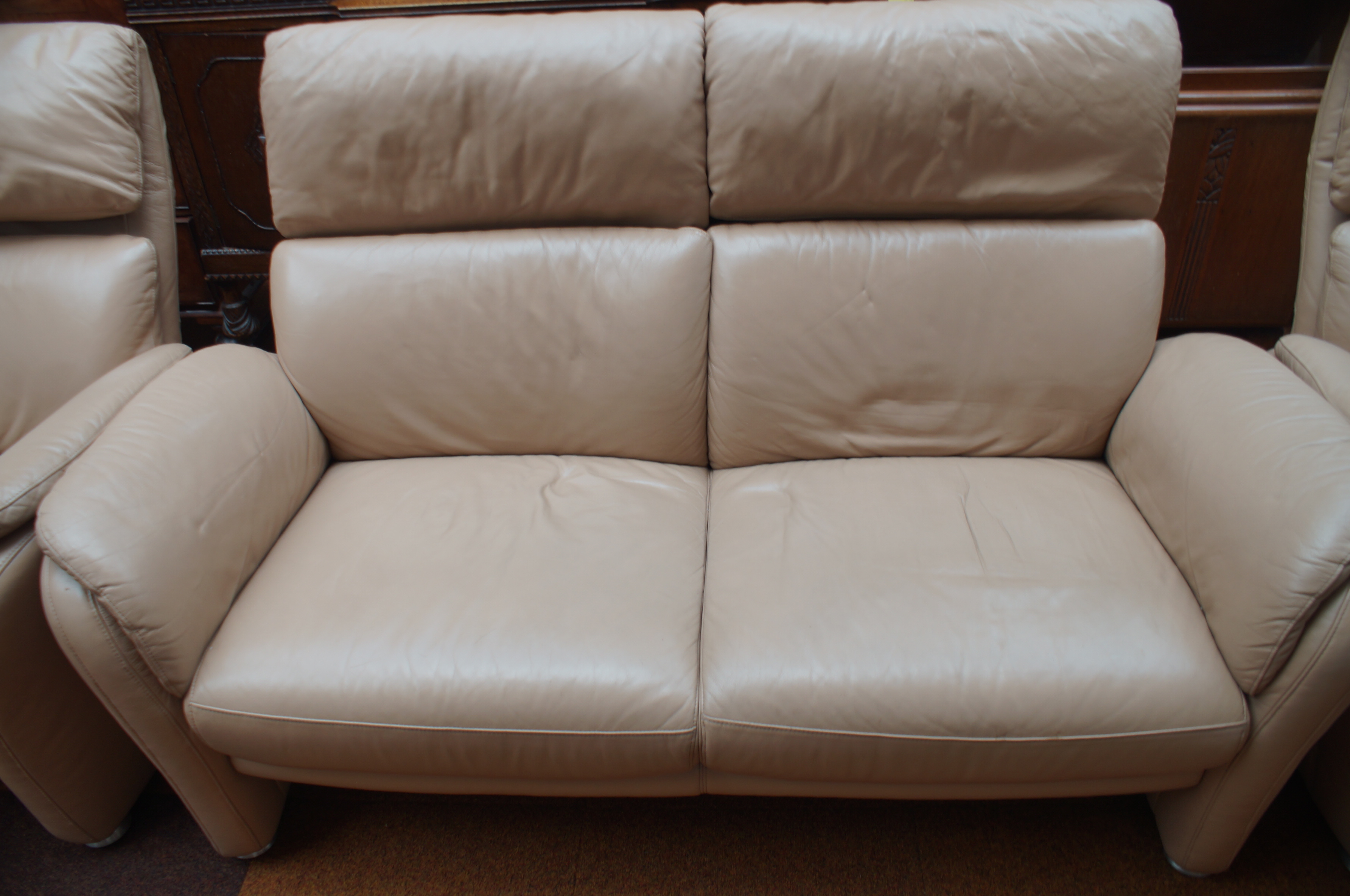 Very good quality designer 3 piece suite 2x 2 seat - Image 3 of 7