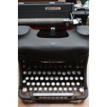 Olivetti vintage type writer (Very heavy)