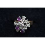 9ct Gold ring set with 10 diamonds & 3 amethyst (1