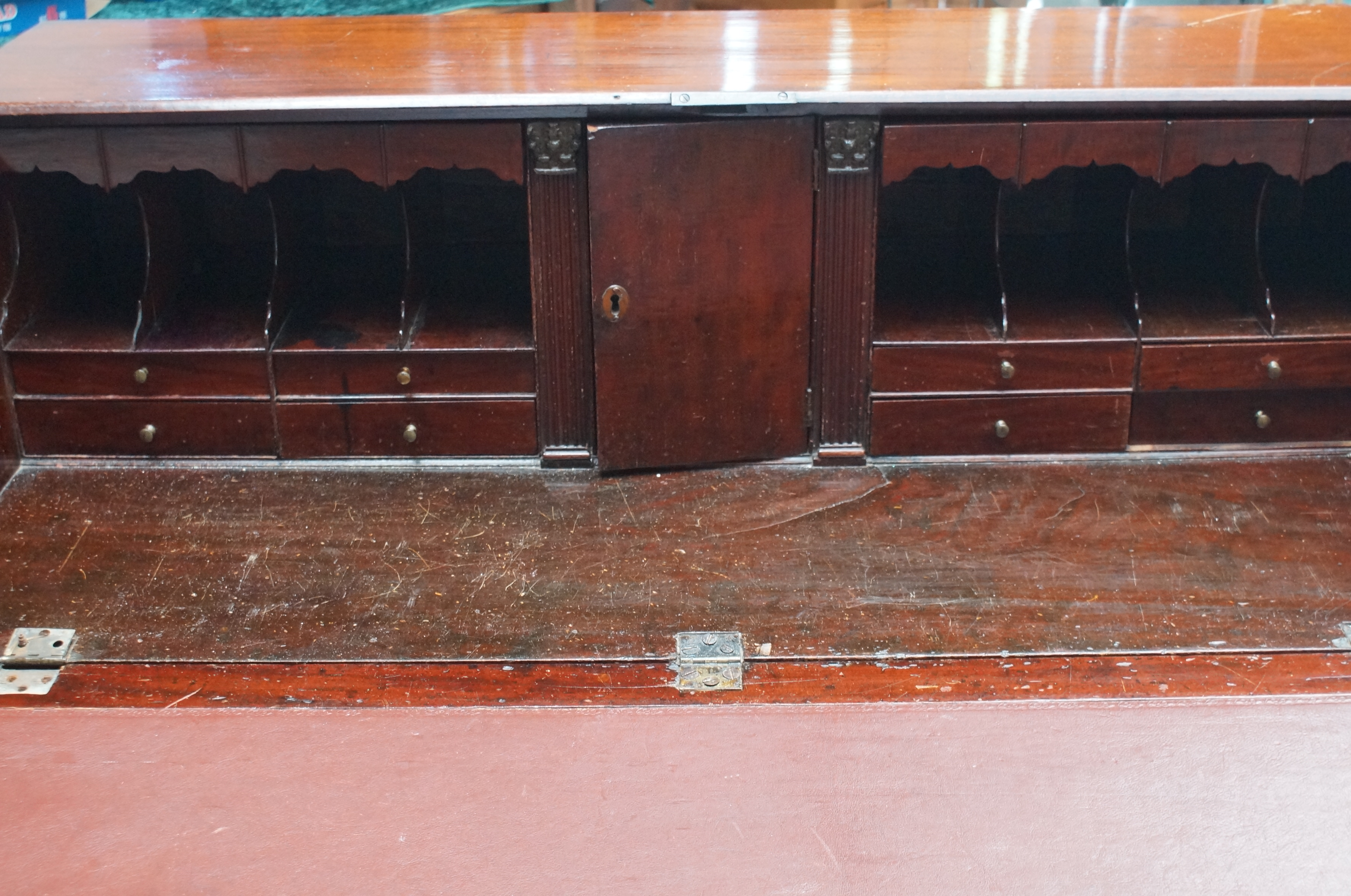 Georgian writing bureau with 2 over 3 drawers 110 - Image 2 of 2