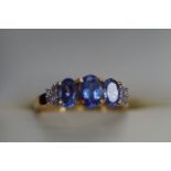 18ct Gold tanzanite & diamond ring