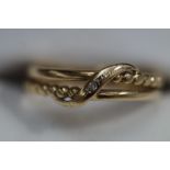 9ct Gold solitaire knotted ring