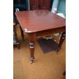 Victorian table with original brass casters (Poorl