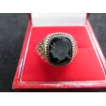 9ct Gold gents Onyx ring Size W