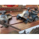 3x Record flooring clamps