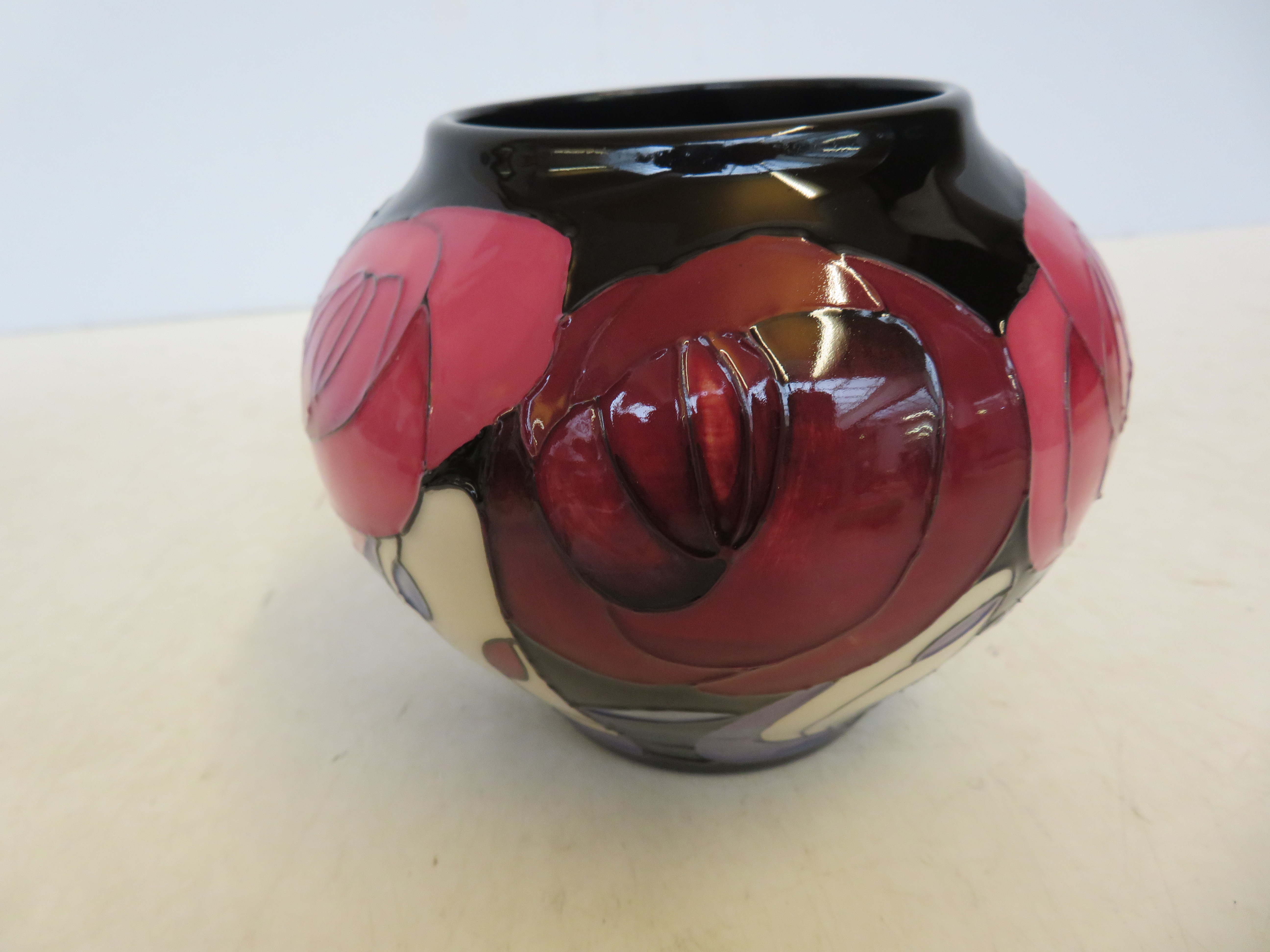 Moorcroft Bella Houston vase Height 11 cm