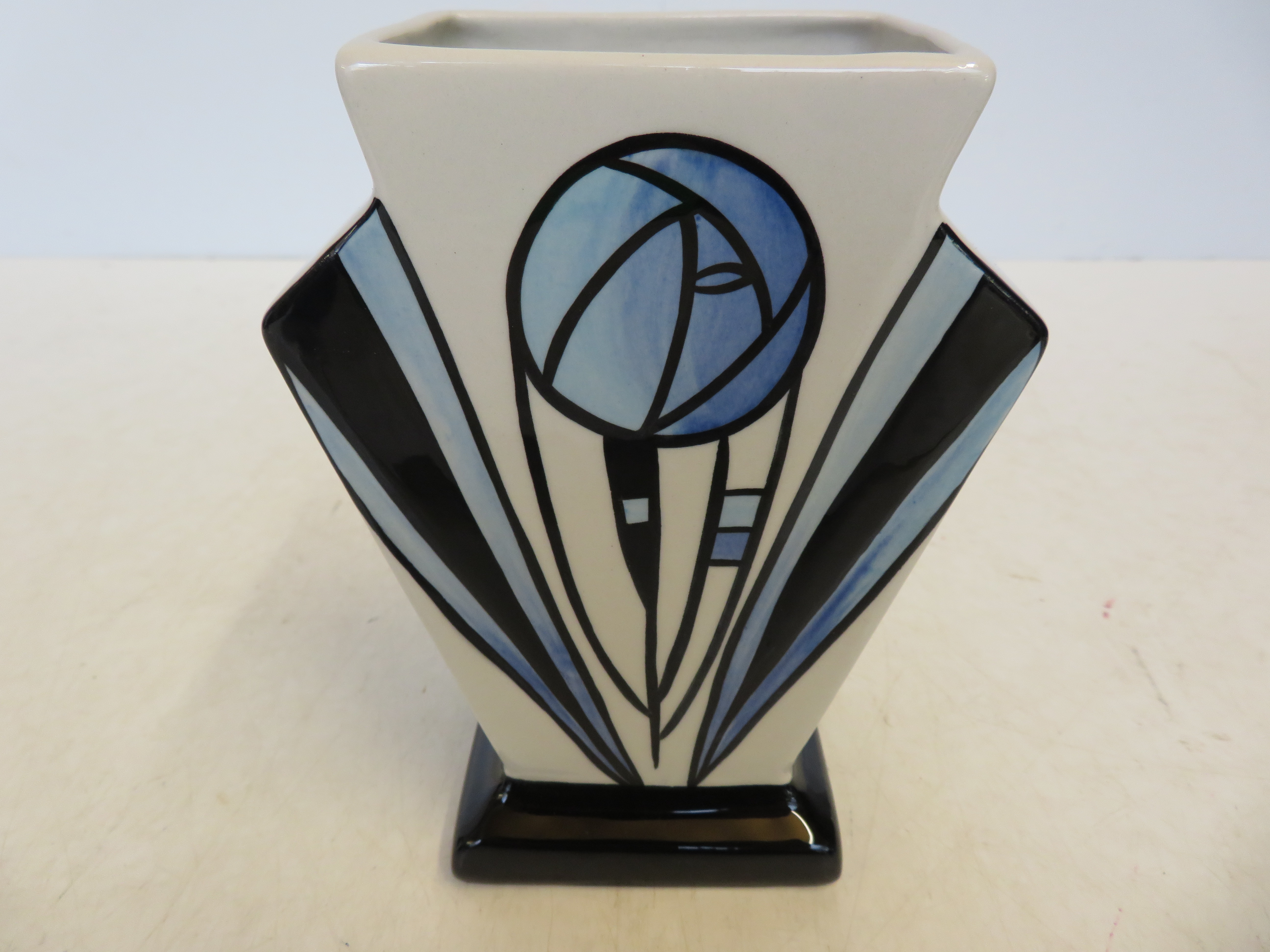 Lorna Bailey Charles Rennie mackintosh vase Height